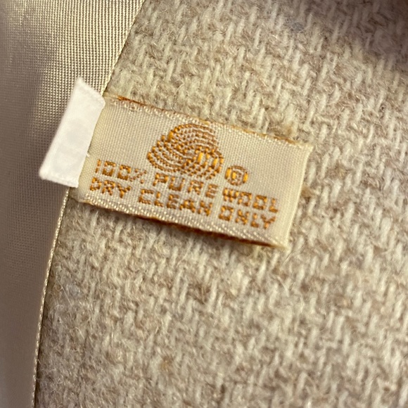 Vintage 100% pure wool Set light beige blazer with matching skirt vintage - Picture 13 of 16